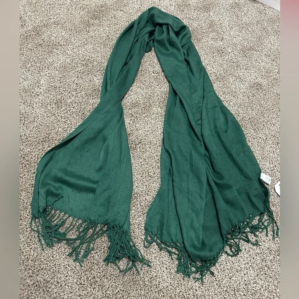 Elegant Green Scarf